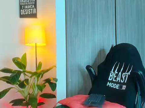 Webkamerová show Miller_dominant