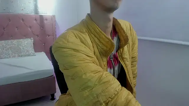 loverisu-coral's Webcam Show