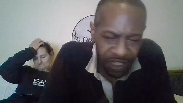 CuzzyB69 webkamerás műsora