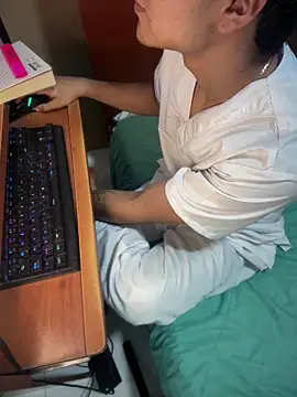 CreamKingg webkamerás műsora