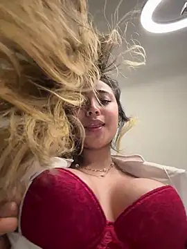 sweetlove- Live XXX-Chat