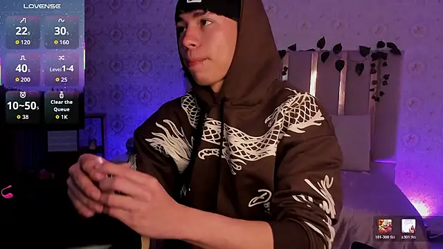 kaelwolf_tay: онлайн-секс-чат