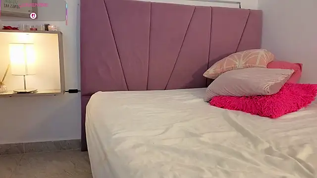 XXX chat uživo modela PIA_STONE