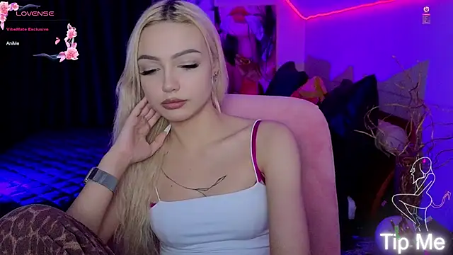 LinaLirian live XXX chat