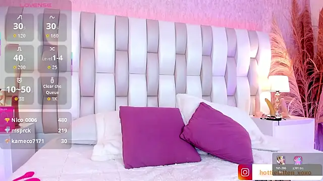 Viollet_xoxo live XXX chat