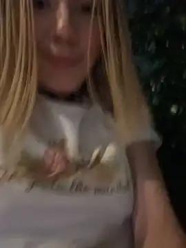 SweetBunnyGF: онлайн-секс-чат