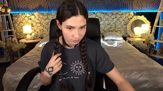 BabyFlowerr élő XXX-chatje