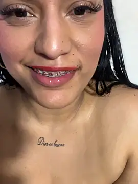 KorinaKovaa Adlı Modelin Canlı XXX Sohbeti