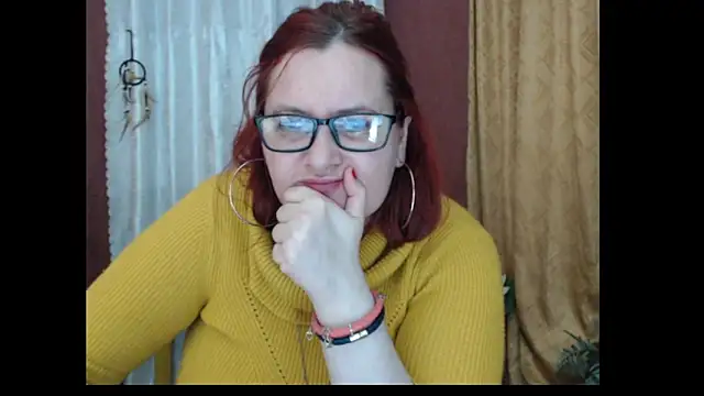 PlayfullMature Webcam Show