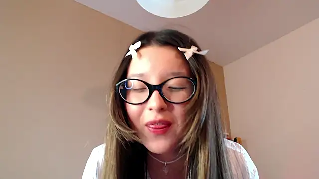 eroimi Adlı Modelin Canlı XXX Sohbeti