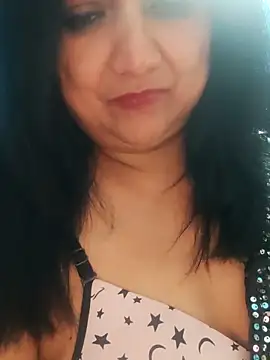 Pokazy przed kamerką – horny_lizia