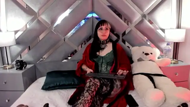 Chatroom XXX en direct de Ravenna666_