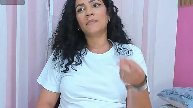 Bianca_slut1 élő XXX-chatje