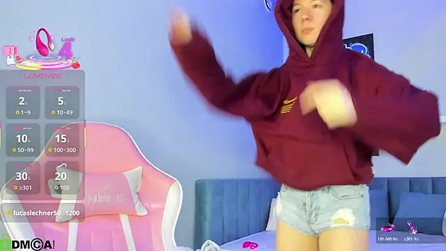 Nicole_Charm Chat XXX in diretta