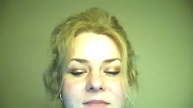 HollyxPretty Chat XXX in diretta