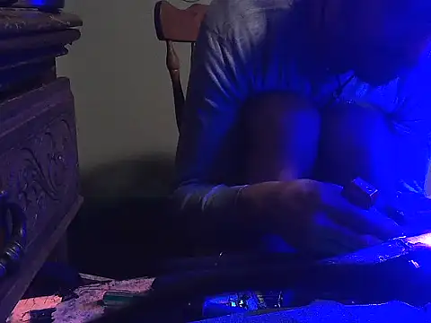 Bi_curious86's Webcam Show