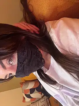 Lola-BeeのライブXXXチャット