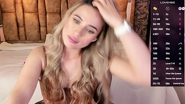 KiaraCarter Chat XXX in diretta