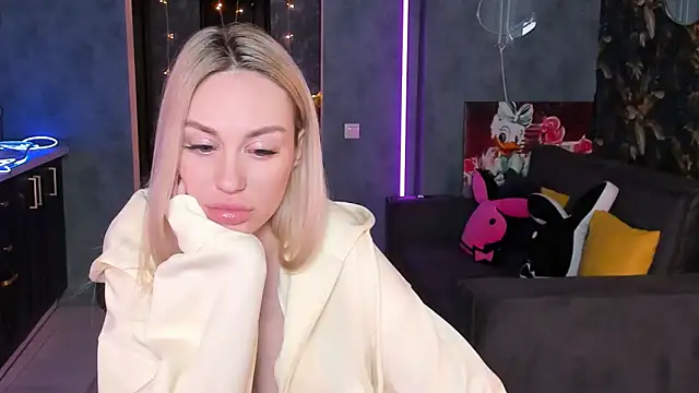 Blckmirrorr: онлайн-секс-чат