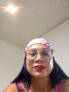 KittyKardy Adlı Modelin Canlı XXX Sohbeti