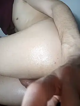 MiroKari2 Adlı Modelin Canlı XXX Sohbeti