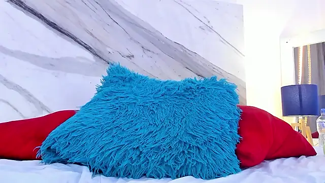 Онлайн чат XXX thamiina_