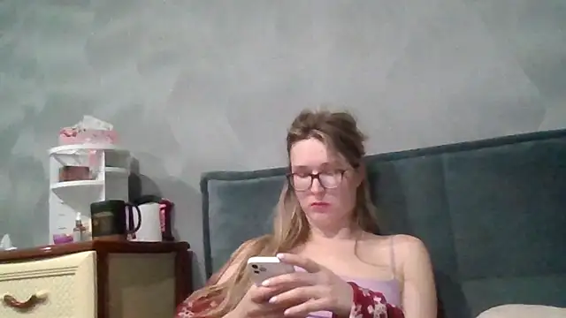 Jugira's Live XXX Chat