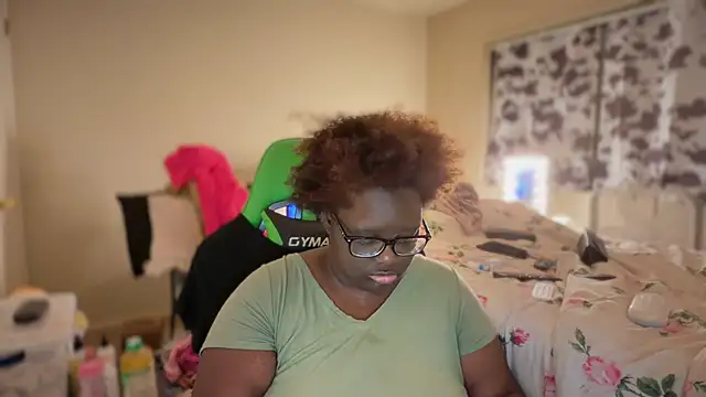 -YagurlwestのライブXXXチャット