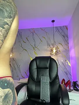 Chat +18 de Scaarlettfox ao vivo