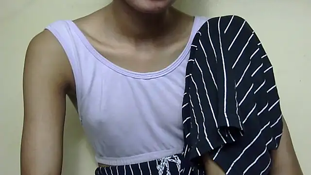 Chat XXX ao vivo de Anu_tiny