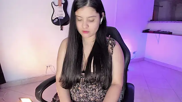 lilpervertgirl 现场XXX聊天