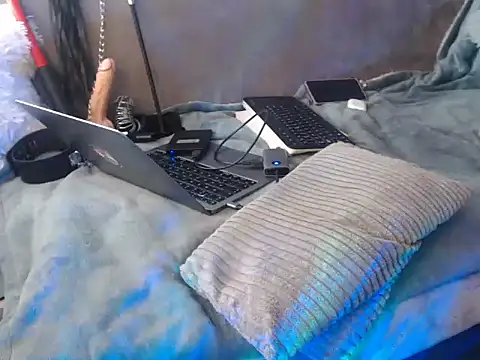 XXX chat uživo modela GoddessMonicaAngels