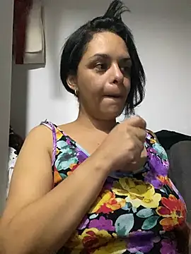 Kataliina Adlı Modelin Canlı XXX Sohbeti