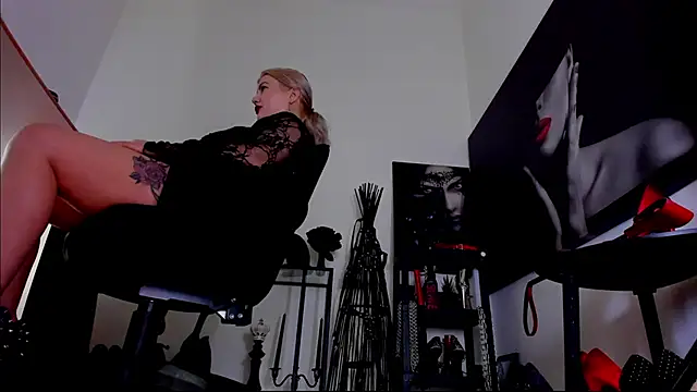 MistressDemi: απευθείας συνομιλία ΧΧΧ