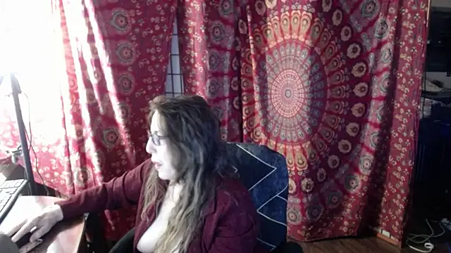 Ireallysquirt's Live XXX Chat