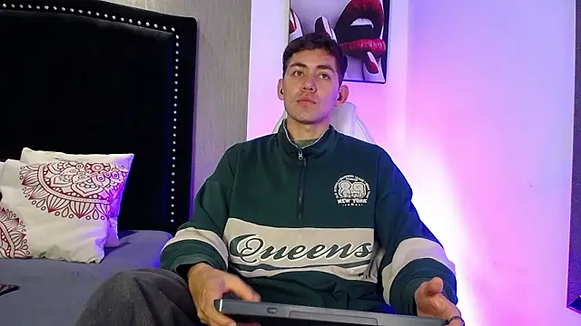 LoganFoster_ Live XXX-Chat