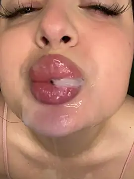 KellyMoors: онлайн-секс-чат