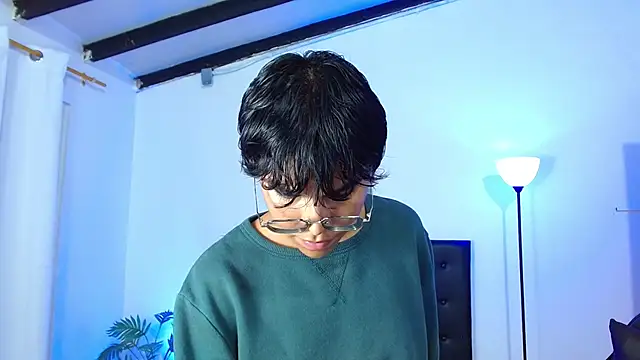 Maecum18 webcam show