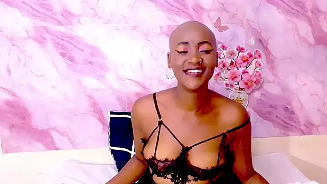 แชท XXX สดของ EbonyOlive69