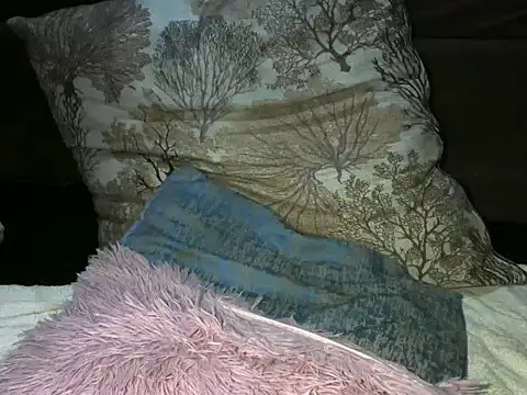 Tai_Reign Chat XXX in diretta