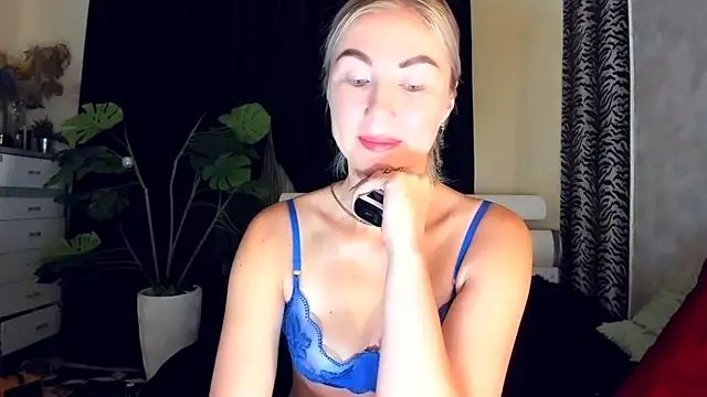 Shadow_Edict: διαδικτυακό σόου στην κάμερα