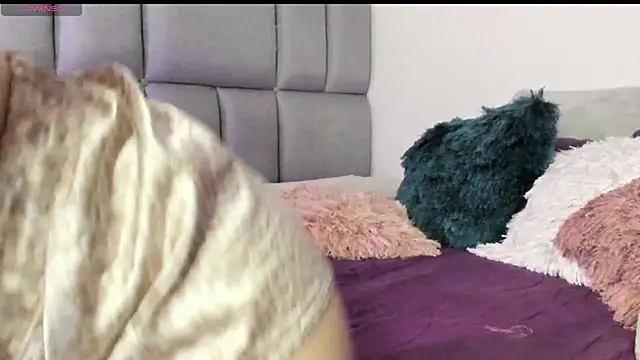 Charlotte7-7's Live XXX Chat