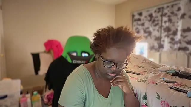 Chatroom XXX en direct de -Yagurlwest