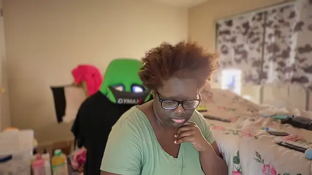 -Yagurlwest Live XXX Chat