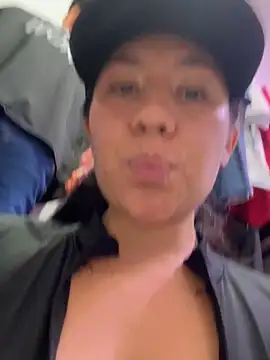 Онлайн чат XXX kim_monti