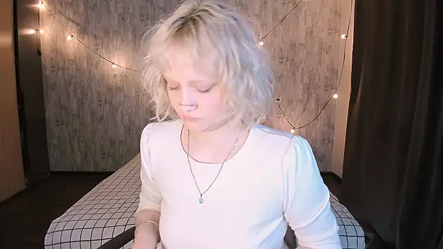 MariaMango 现场XXX聊天