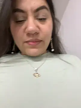 Iam__Cristal 现场XXX聊天