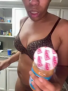 YeahhhitsBreezy Show in webcam