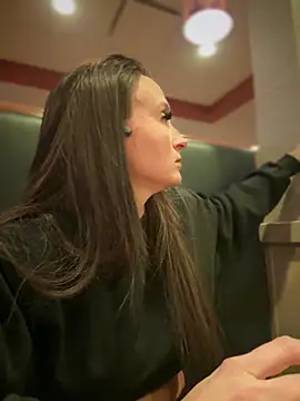 Kate-Paul Live XXX-Chat