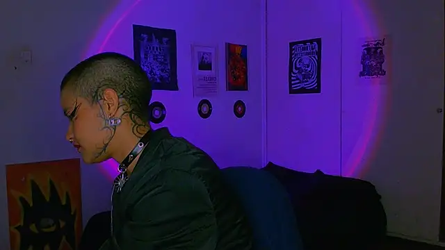 XXX chat uživo modela alex_one888